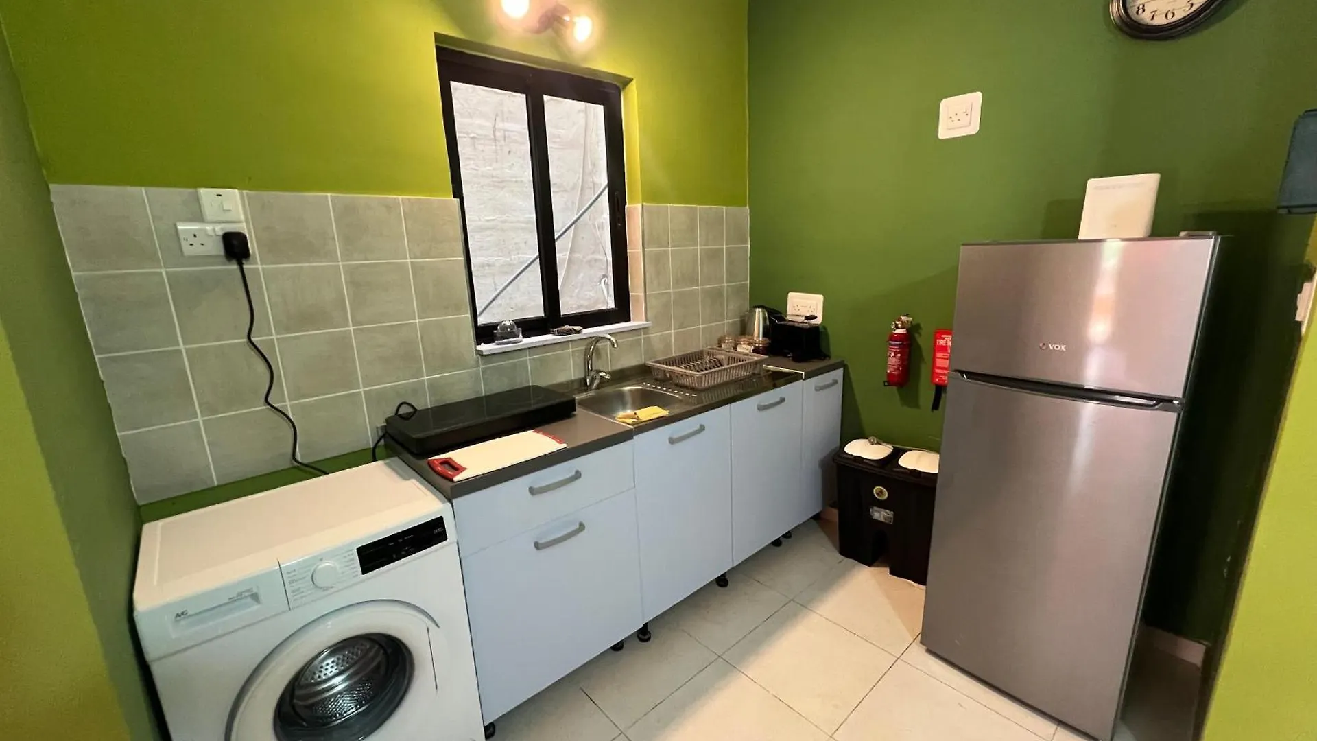 Chic & Cheerful - 2 Bedroom Apartment In Central St Julians San Ġiljan Malta